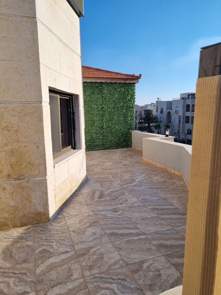 Luxurious Amman Apartment With Private Pool and Modern Amenities