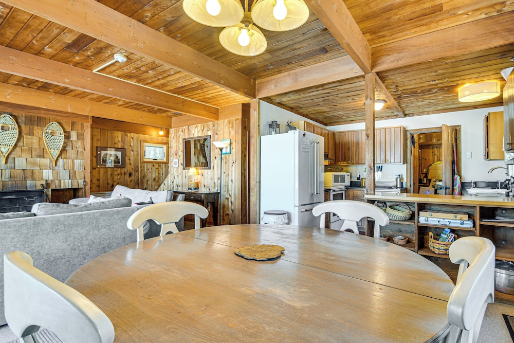 Million-dollar View: Waterfront Cabin in Bridgton!