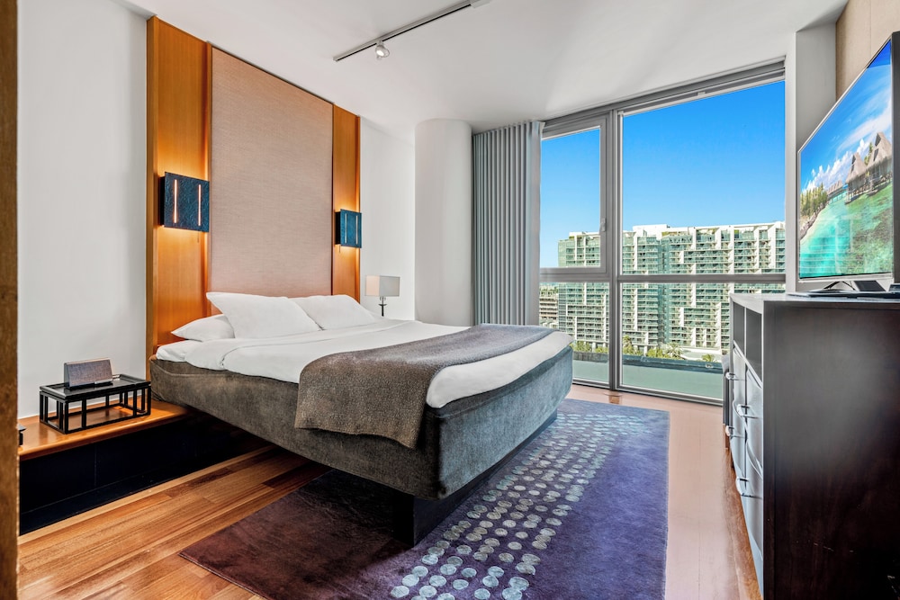 Luxury Vacation Rentals at The Setai by LRMB
