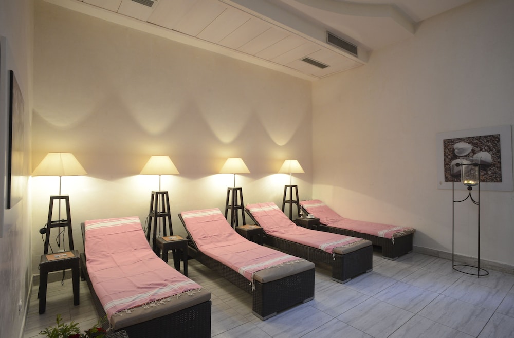 Aghir Vacations - Vincci Helios Beach - Property Image 10