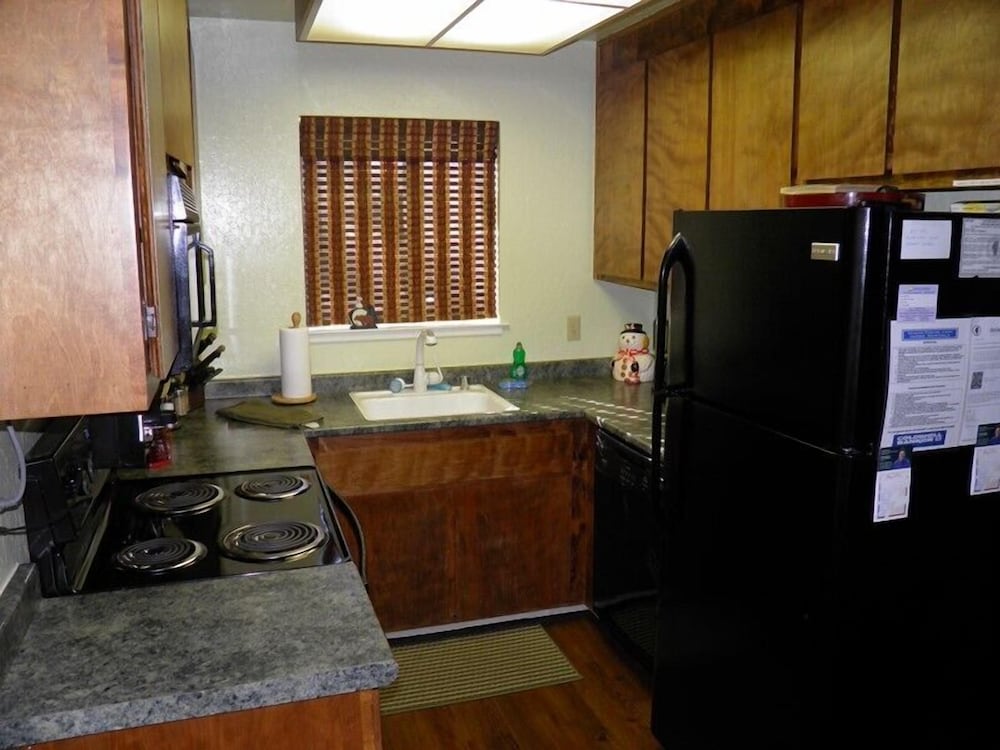 1210 Timber Lane