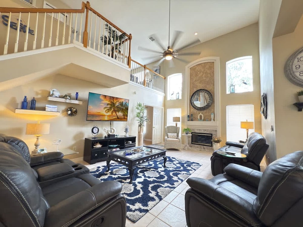 Near Disney Villa 3 bd Private Pool