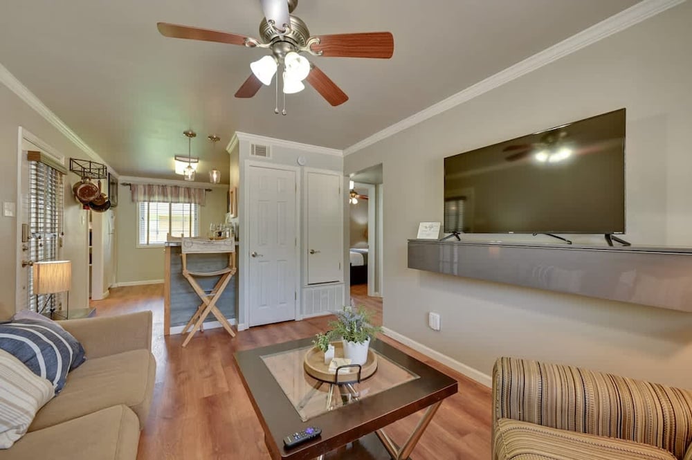 The Homestead Luxury-cozy 2BR Apartments Near SFA