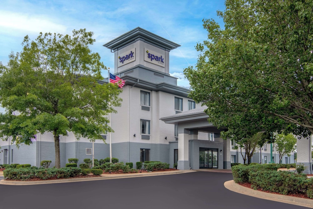 Hotel Spark by Hilton Montgomery EastChase - Image 1