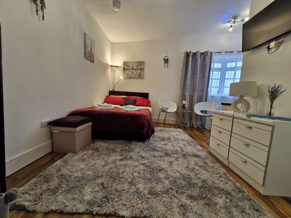 Seaside Bliss Apartment for Style and Comfort