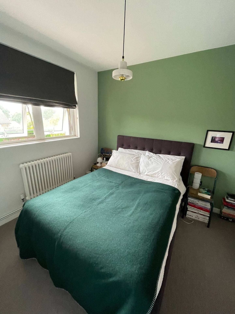 Contemporary 1BD Flat W/balcony - Stoke Newington!
