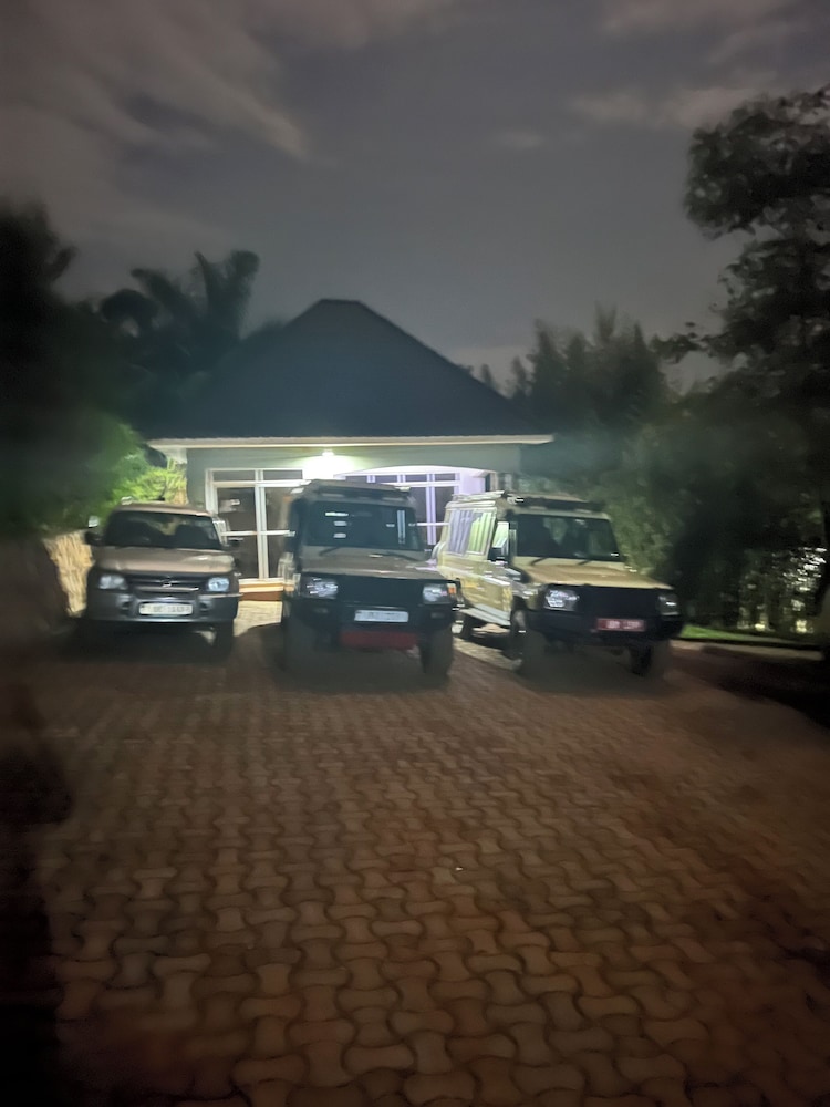 Rafiki Safari Lodge Bwindi