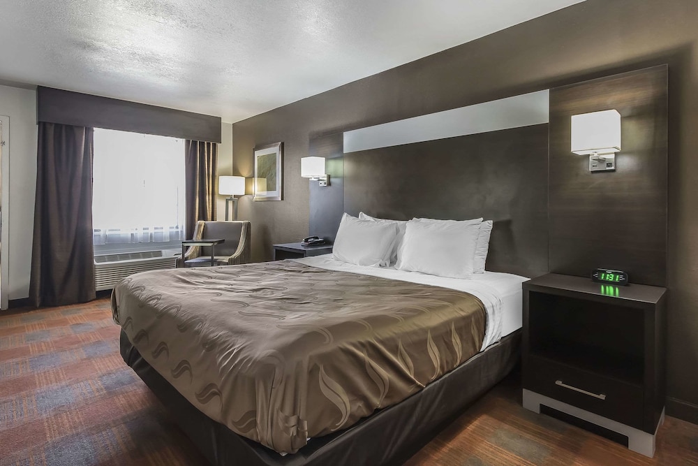 Quality Inn & Suites Stuttgart North