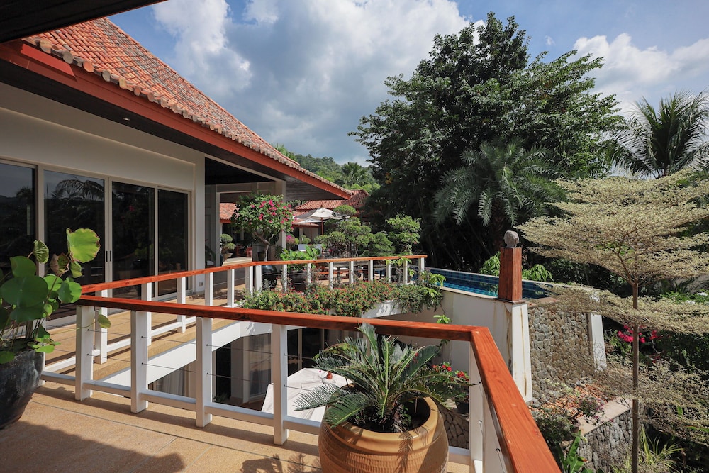 Katamanda seaview villa Kinnaree near Kata beach