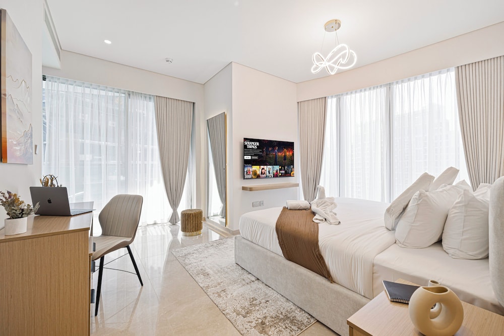 Grande Suites by Hostiva - Burj View