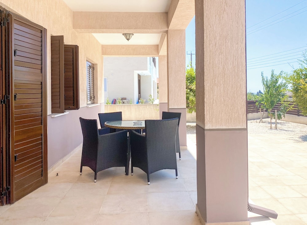 Phaedrus Living Luxury Villa Erimi