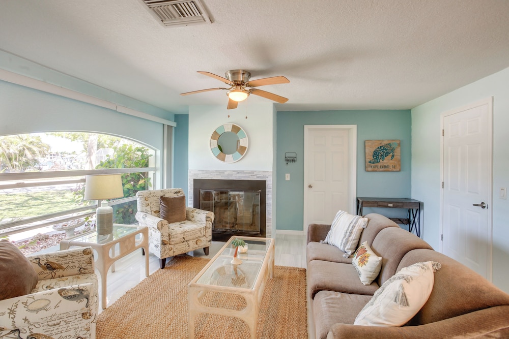 2 Mi to Beach: Canal-front Home in Cape Coral!