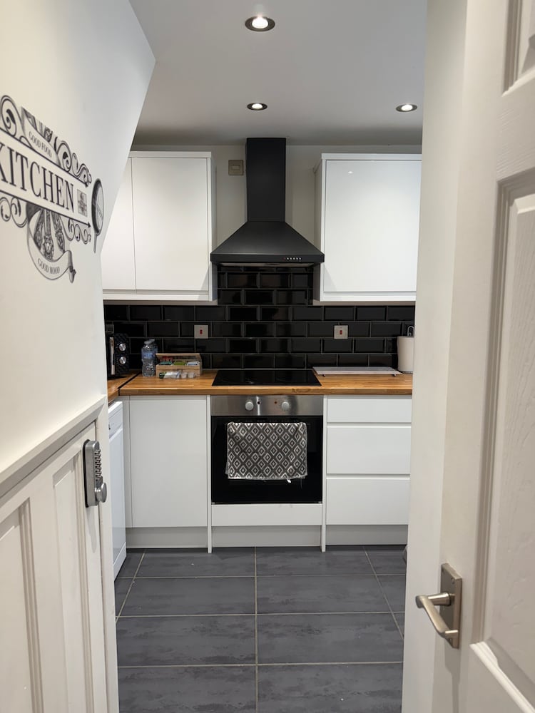 Harlow Cozy 3-bed House Retreat
