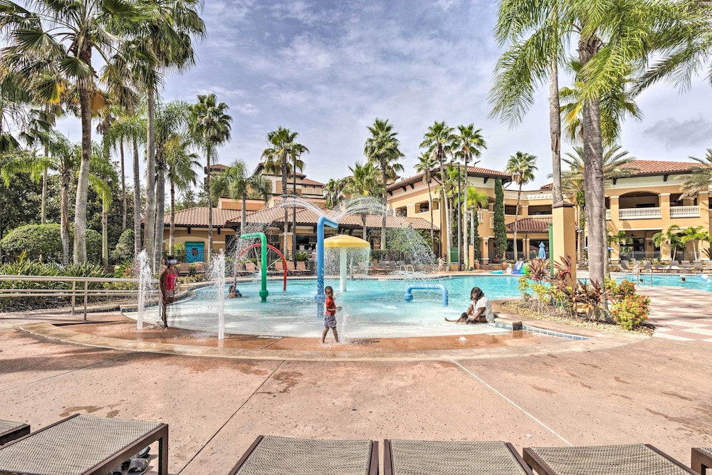 Poolside Oasis: 7 Mi to Disney & Universal