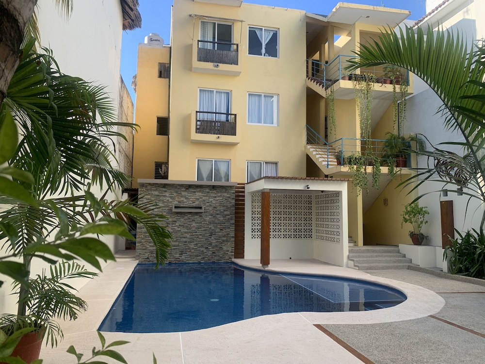 Hotel Brisamar Guesthouse - Image 1