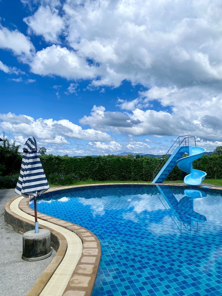 Maerim Villa & Pool