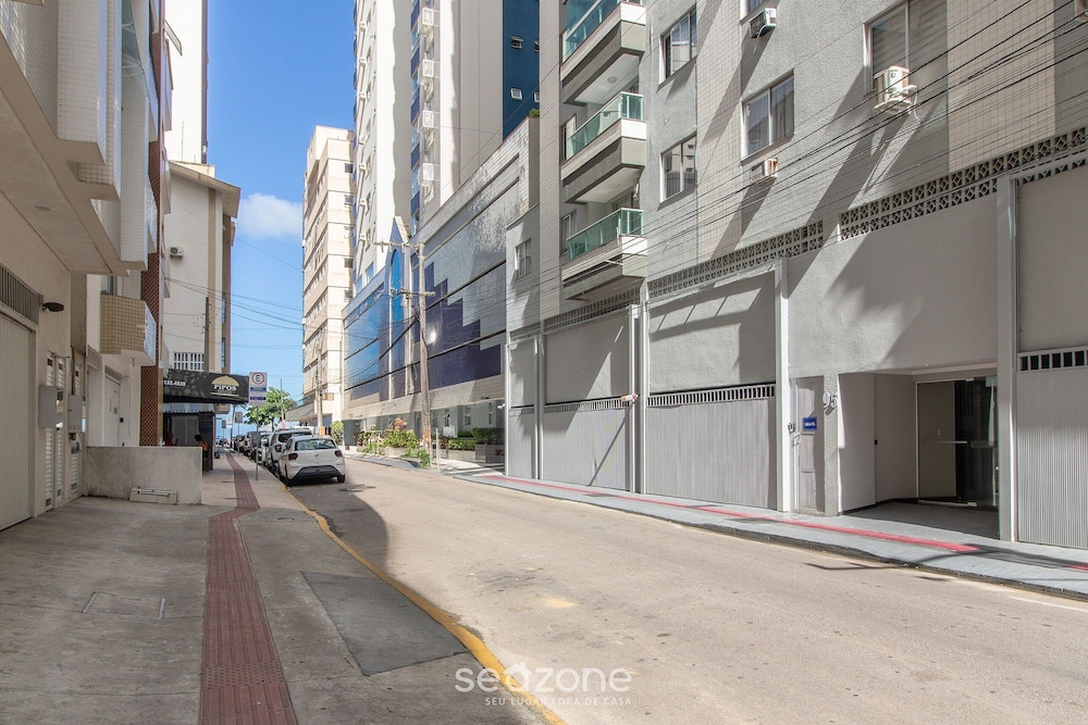 3BR Apt w/ Balcony 100m From Beach Evz0601