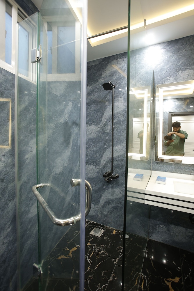 ZAR Luxury Suites Murree