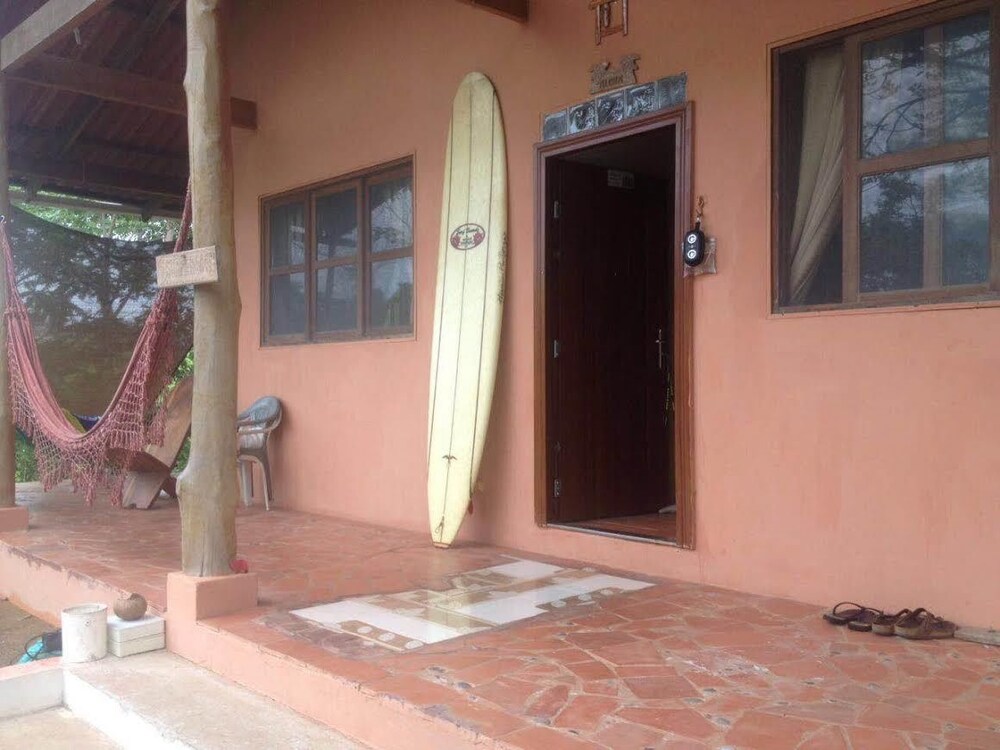 Big Kahuna Surf Camp - Hostel - Property Image 2