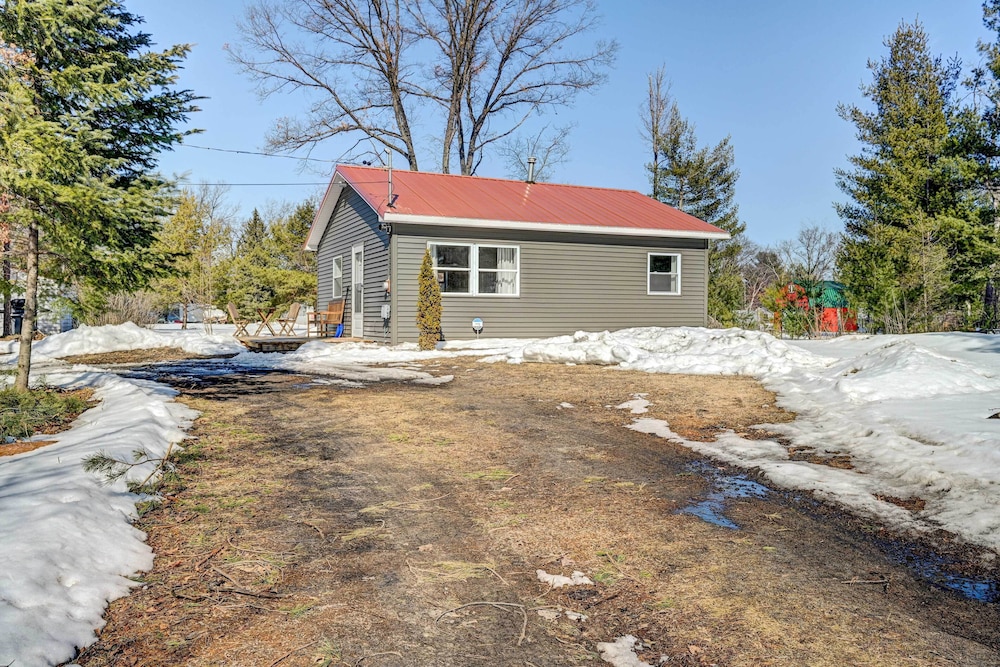 Charming Alger Retreat ~ 2 Mi to Skidway Lake view 3