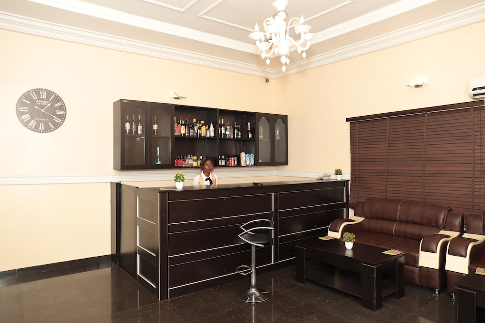 Edmudian Court Luxury Apartments view 3