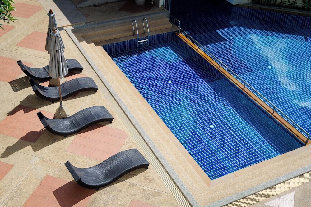 Seaview Condo with Large Pool - BAP1