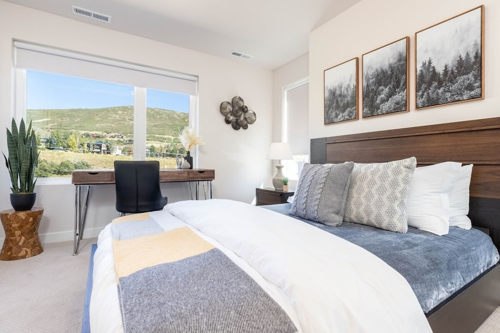Hot Tub- Spacious-4br-deer Valley-mountain-view