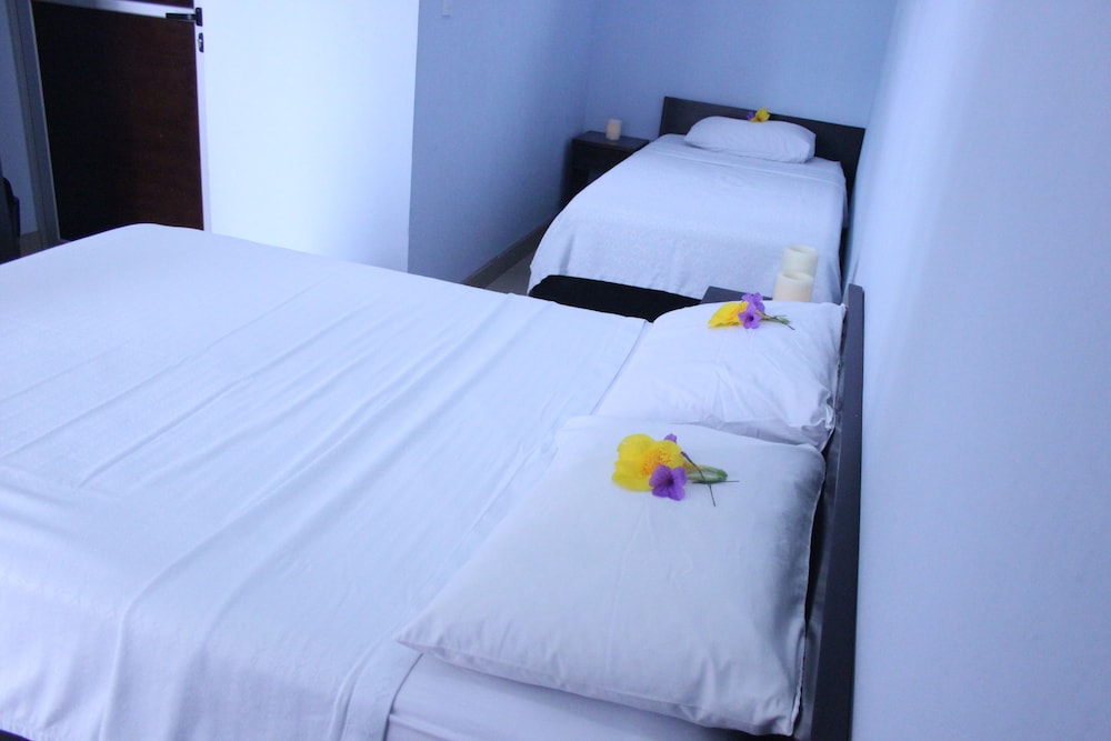 Room2Board Hostel and Surf School