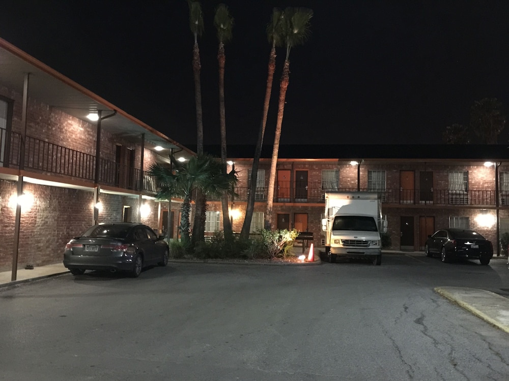 Texas Inn North Brownsville