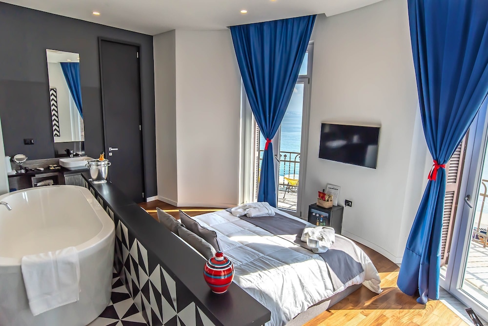 Gram Suites