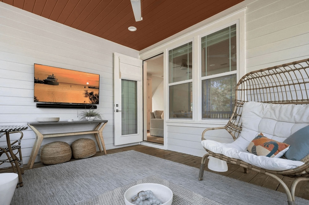 Amour La Mer by Avantstay Rooftop Patio Pool Access Walk to Beach