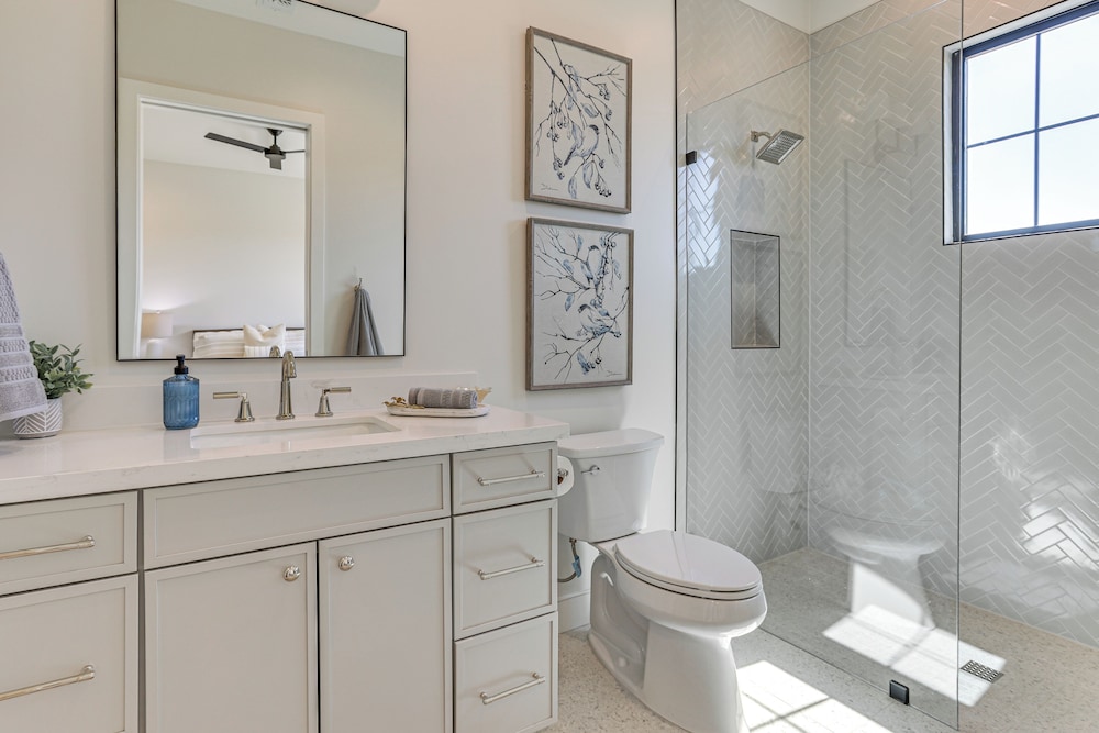 Near Golf - Gem w/ Funished Patio in Chandler!