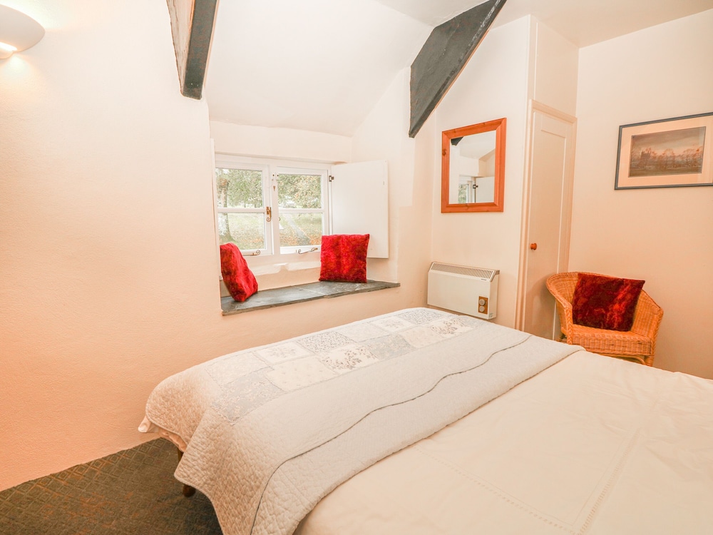 Churchgate Cottage view 2