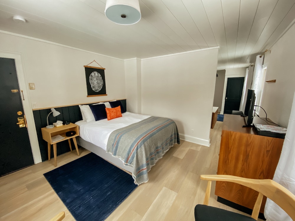 Cascade Lodge