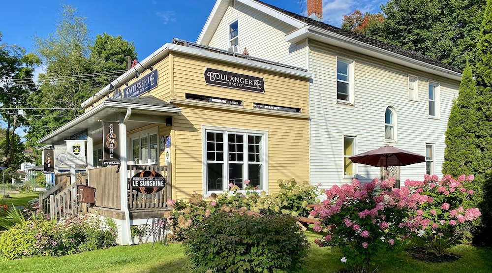Auberge Le Sunshine - Café-bistro