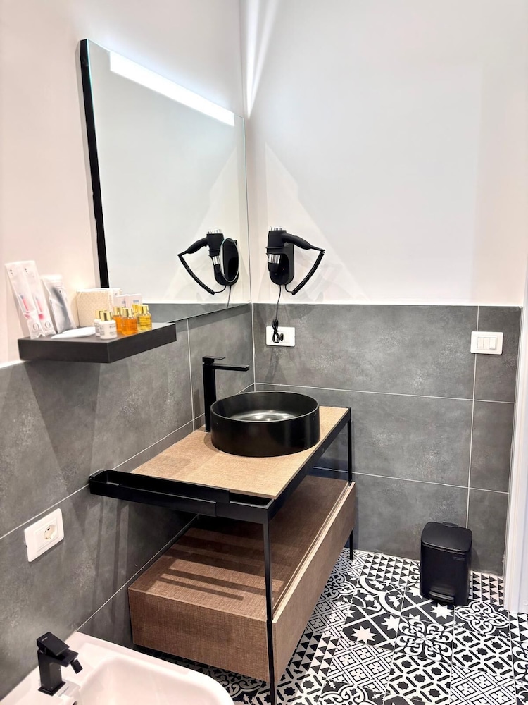 Le vie di San Pietro guest house