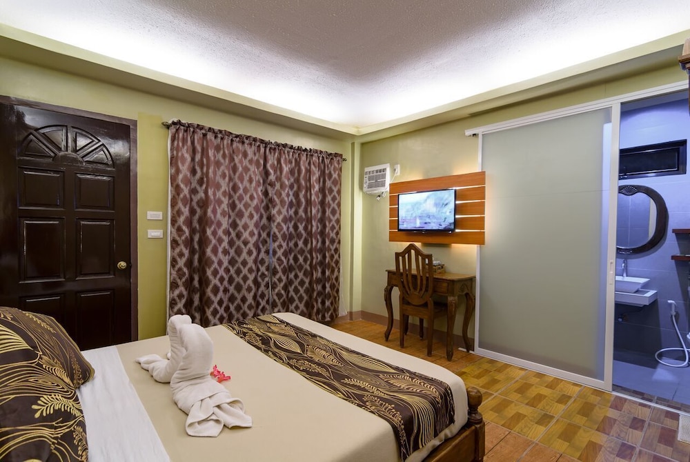 Alona Tropical Beach Resort