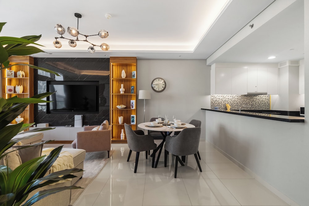 Gogoto LUX Burj View Spacious