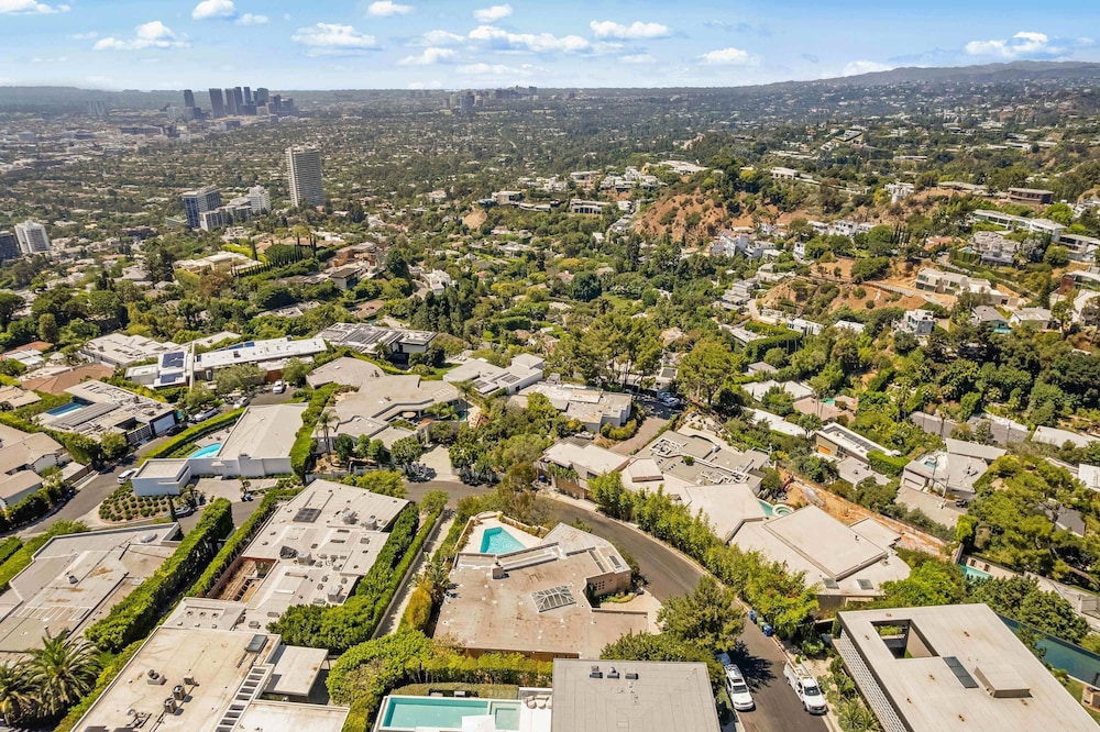 Allura Hollywood Hills LA s Most Incredible Views