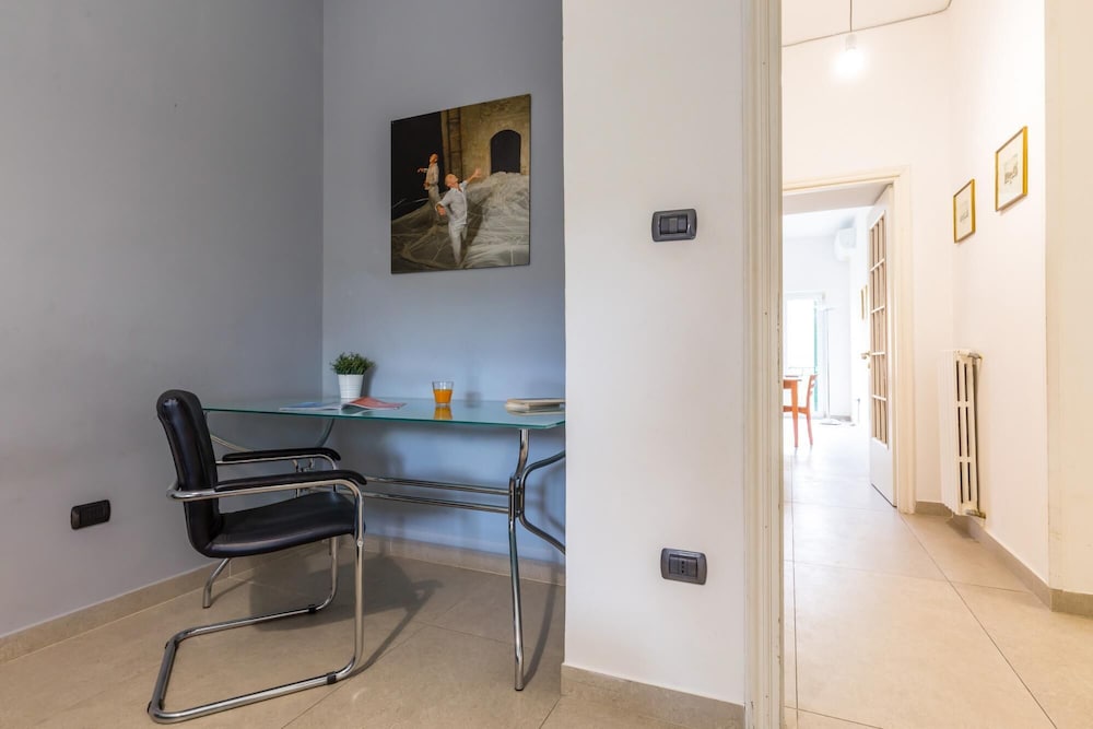 Posillipo Bright Apartment With Parking Space