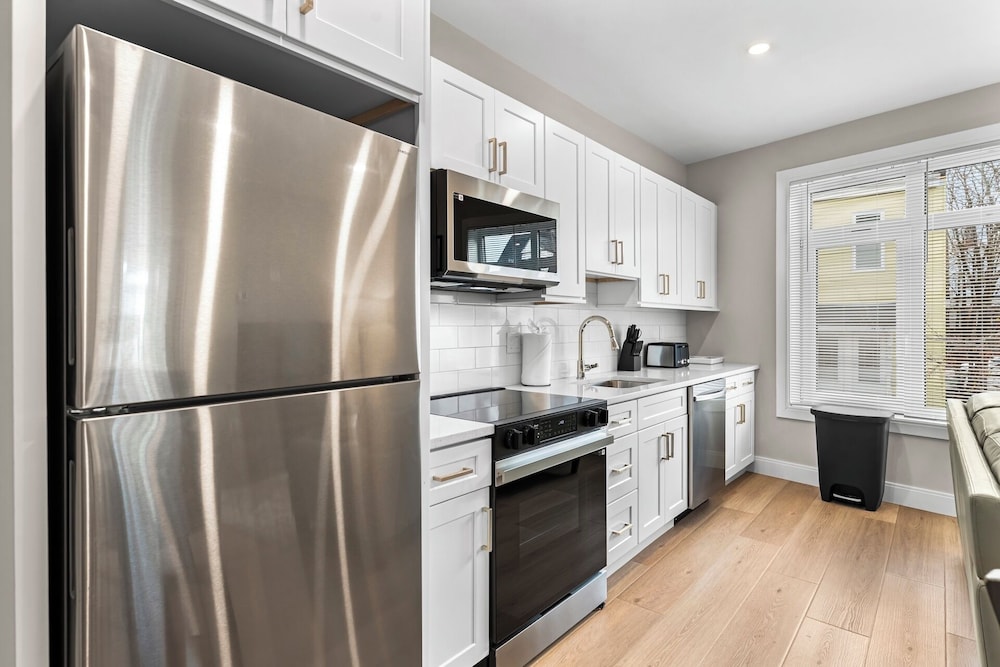 Luxury 2BR near Cambridge