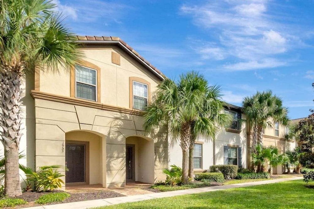 Beautiful Tranquil Relaxing Home With Private Pool 4 Bedroom Townhouse
