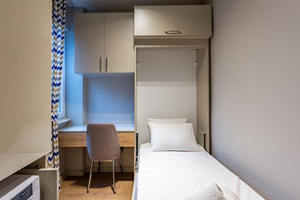 Central Apartment With Bosphorus View in Cihangir