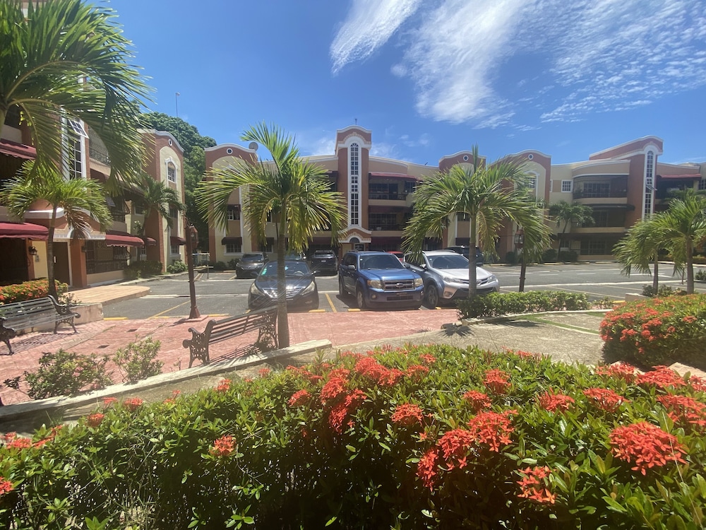 Inviting 3-bedroom Stay in Santo Domingo! view 3