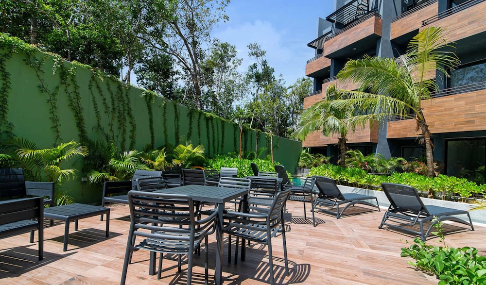 Modern 1 Bedroom Apartment With Luxury Amenities at Paramar Black by Waves