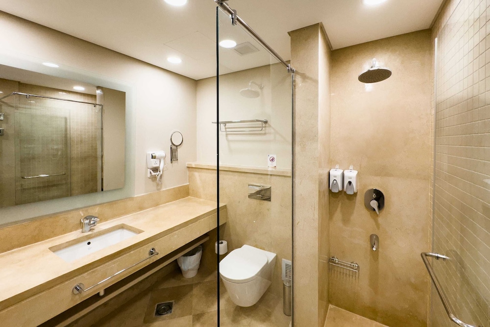 Xuru Stays I Homestyle 3BR Penthouse Pool & Beach View