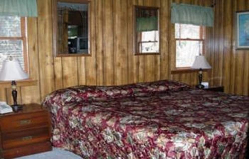 Cabins at Twinbrook Resort