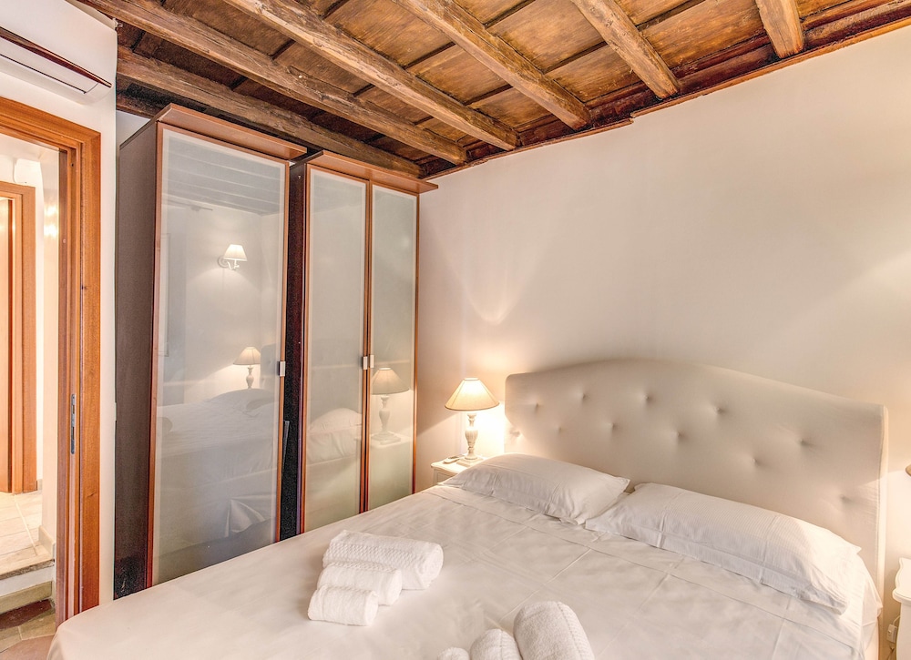 HI Navona apartment