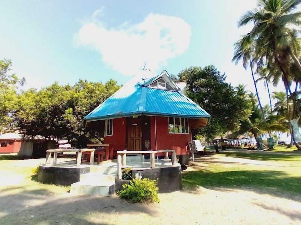 La Campagne Tropicana Beach Resort