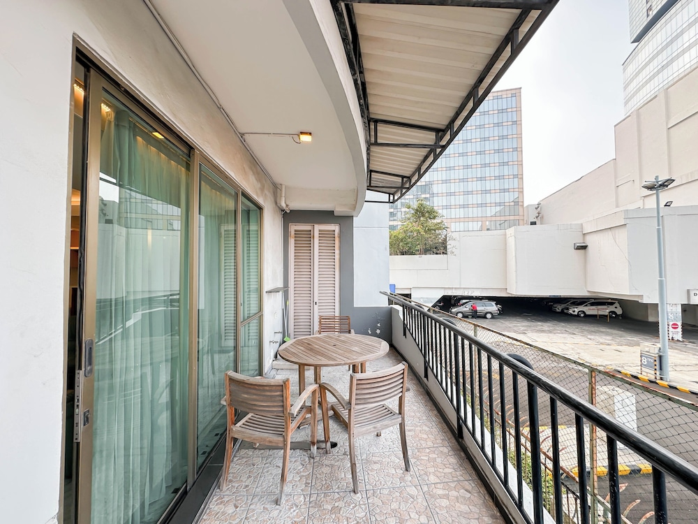 Spacious And Strategic Location 3Br At Kondominium Regensi Apartment
